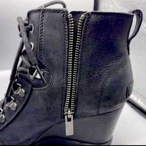 Sorel Women's Joan Uptown Lace Bootie Black Leather Wedge Boots Size 8.5